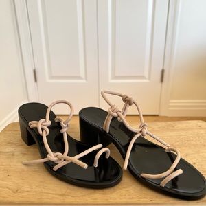 Loq Xavi strappy sandal in nude and black